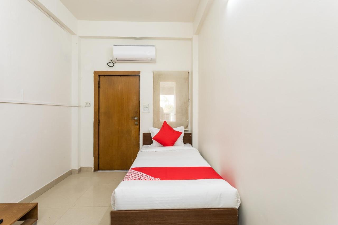 Capital O 47403 Hotel Manjeet Bhopál Kültér fotó